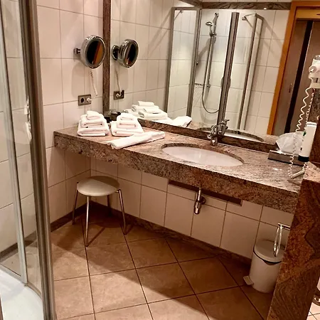 Hotel Heimathenhof 4*