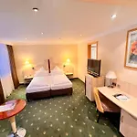 Heimathenhof 4*